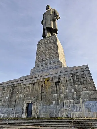 Памятник Ленину у входа в Волго-Донской канал — фото 2