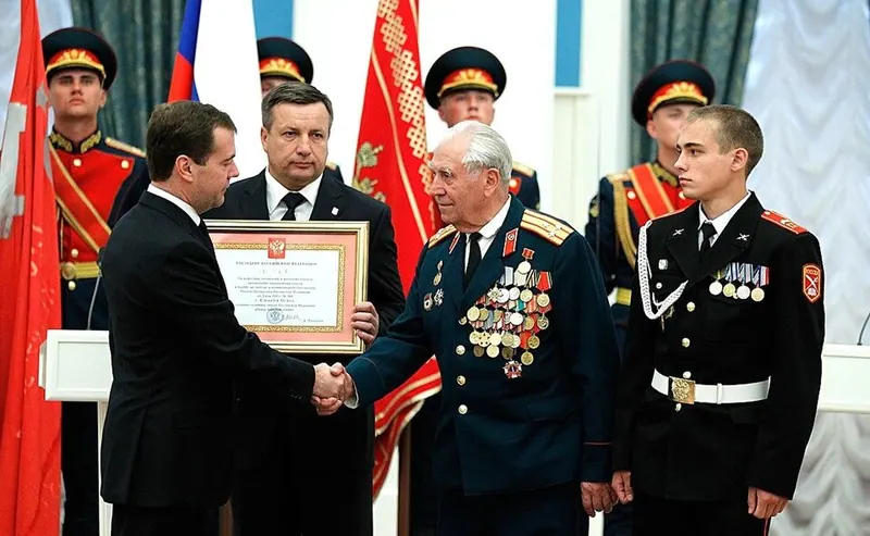 Стела «Город воинской славы» (Старый Оскол)
