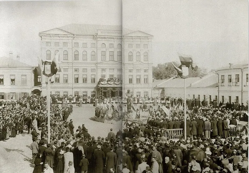 Памятник Лобачевскому (Казань)