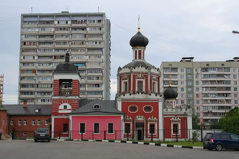 Храм Троицы Живоначальной в Конькове