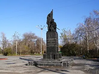 Памятник Борцам Революции (Тюмень) — фото 2