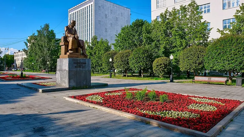 Памятник А. С. Попову (Екатеринбург)