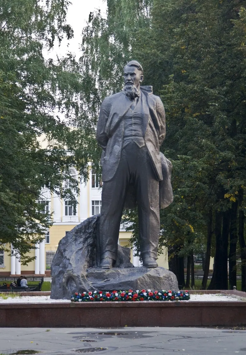 Памятник Курчатову (Снежинск)
