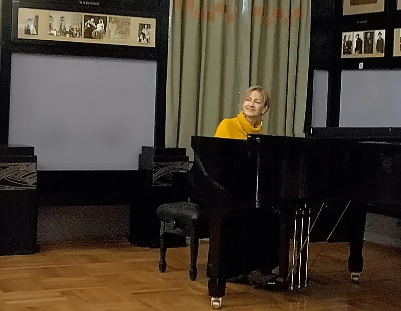 Памятник А. П. Чехову (Москва, Камергерский переулок)