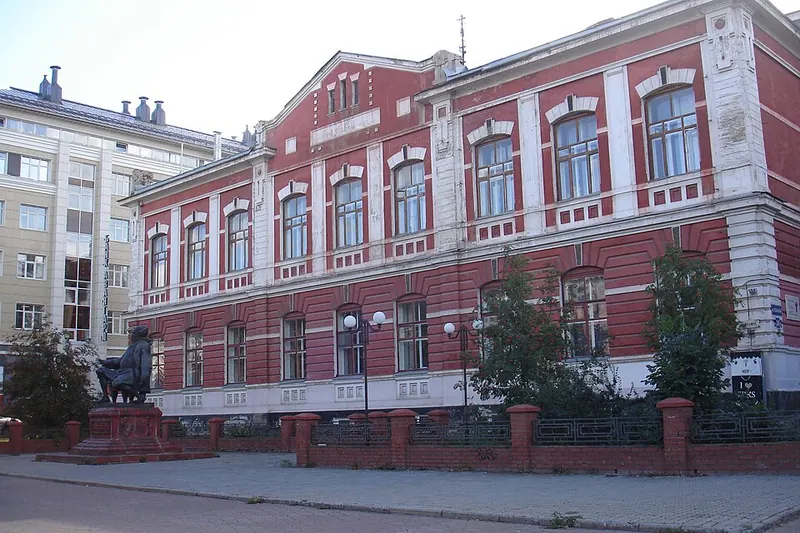 Памятник доктору Гралю