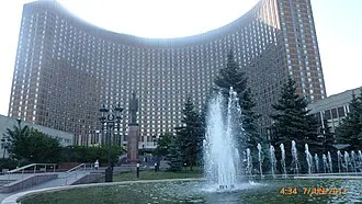 Памятник де Голлю (Москва) — фото 2