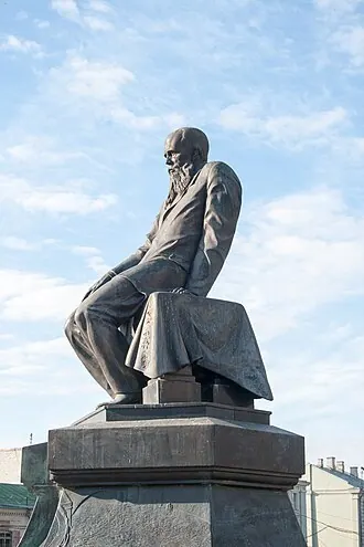 Памятник Достоевскому (Москва, РГБ) — фото 2