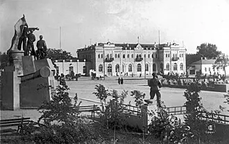 Памятник Ленину (Таганрог, площадь Восстания)