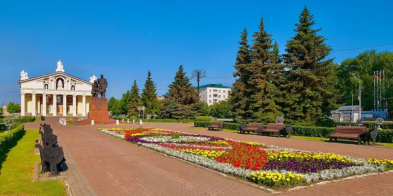 Памятник Черепановым