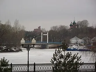 Мост на остров Даманский (Ярославль)