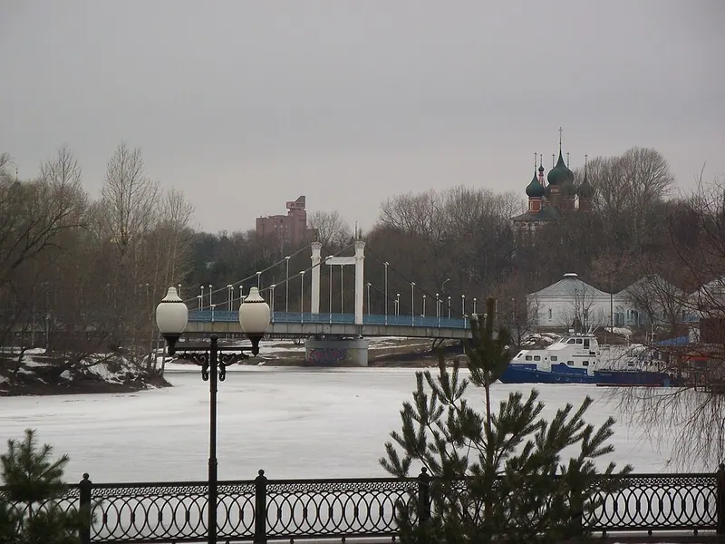 Мост на остров Даманский (Ярославль)