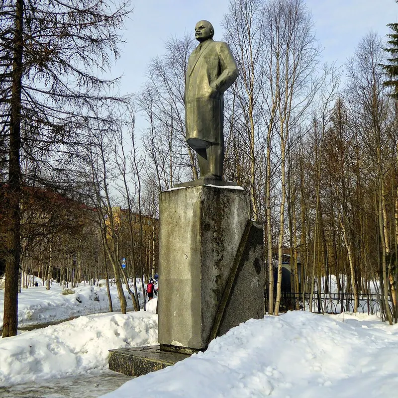 Памятник Ленину (Апатиты)