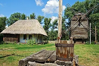 Музей народной архитектуры, быта и детского творчества в селе Прелестное — фото 2