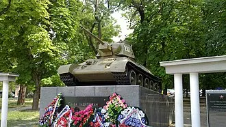 Танк-памятник освободителям Симферополя
