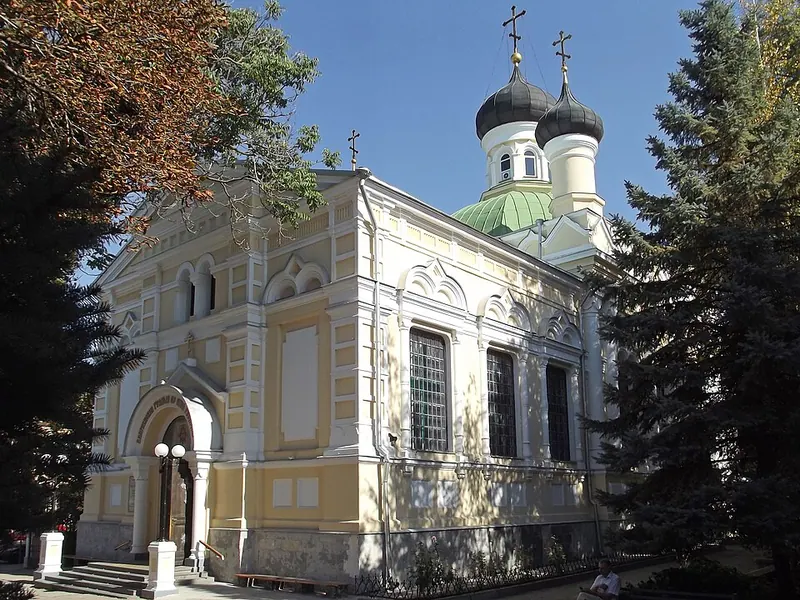 Храм Трёх Святителей (Симферополь)