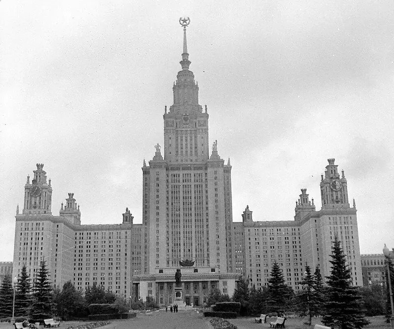 Главное здание МГУ