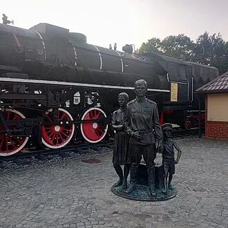 Памятник первым переселенцам