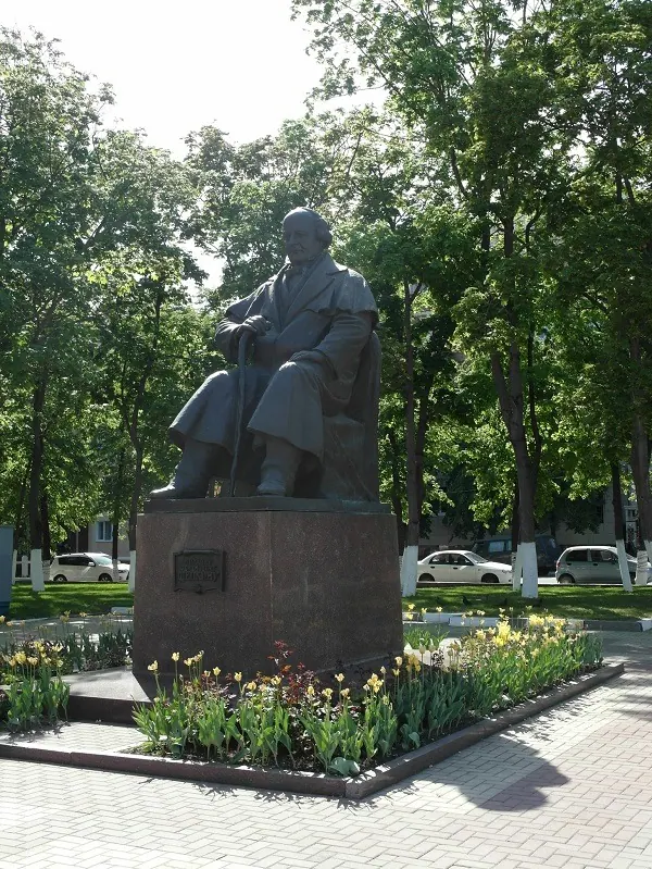 Памятник Михаилу Щепкину (Белгород)