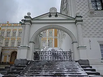 Красное крыльцо