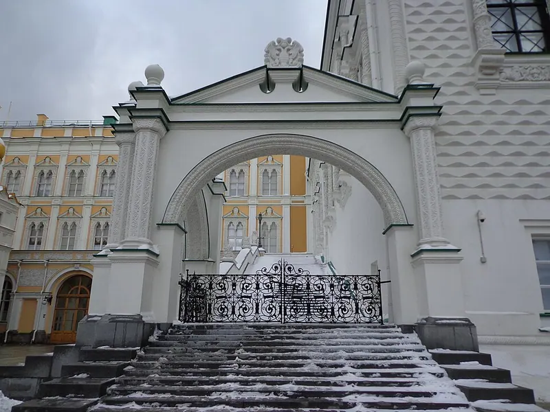 Красное крыльцо