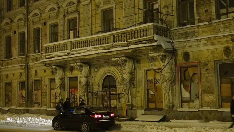 Дом с атлантами на Солянке