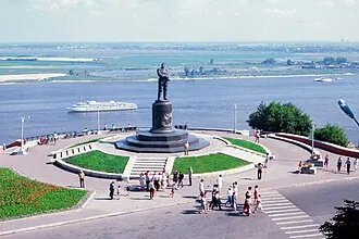 Памятник Валерию Чкалову