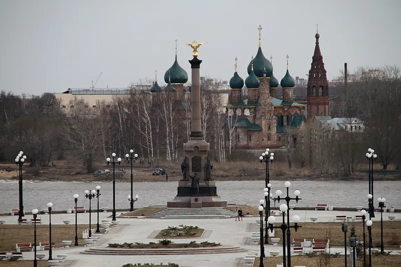 Памятник 1000-летию Ярославля