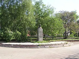 Памятник Дзержинскому (Донецк) — фото 2