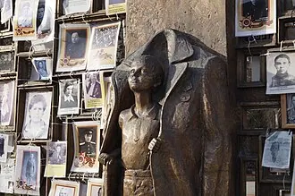 С чего начинается Родина (памятник)