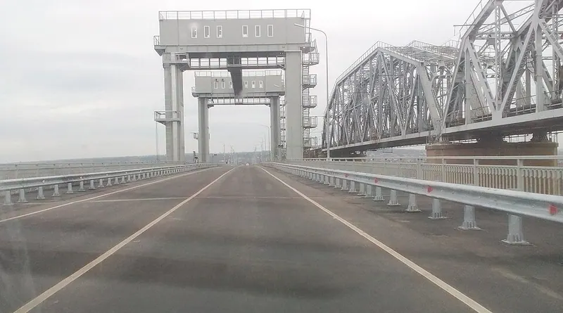 Каменский вертикально-подъёмный автодорожный мост