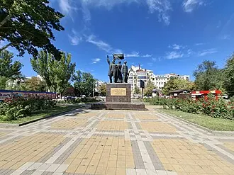 Памятник Великой Октябрьской революции (Ростов-на-Дону) — фото 3