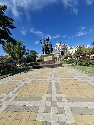 Памятник Великой Октябрьской революции (Ростов-на-Дону) — фото 4