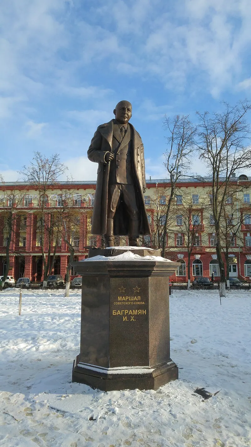 Памятник И. Х. Баграмяну (Орёл)