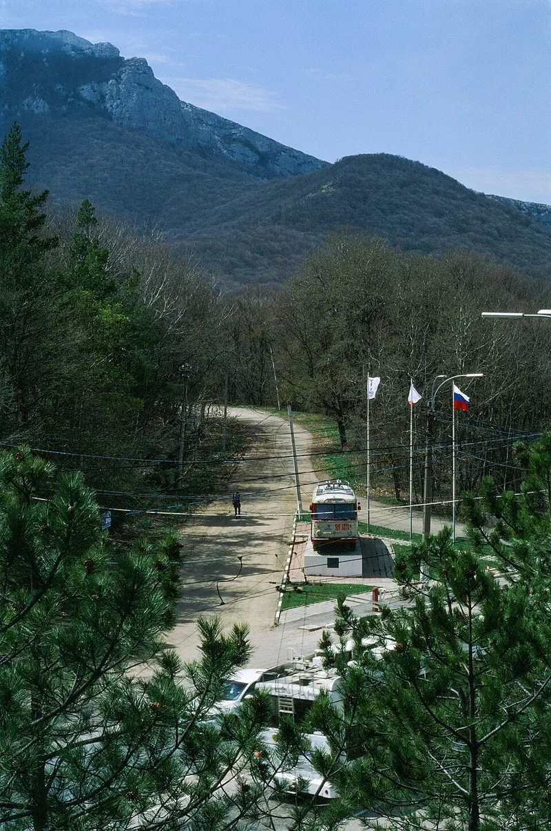 Памятник крымскому троллейбусу