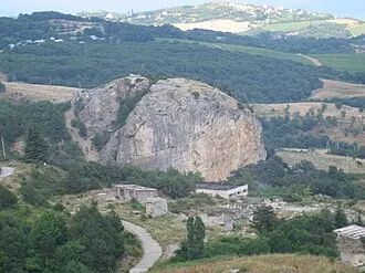 Красный Камень (скала)