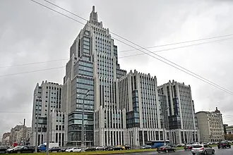 Памятник Михаилу Калашникову