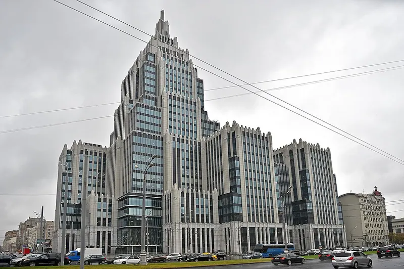 Памятник Михаилу Калашникову