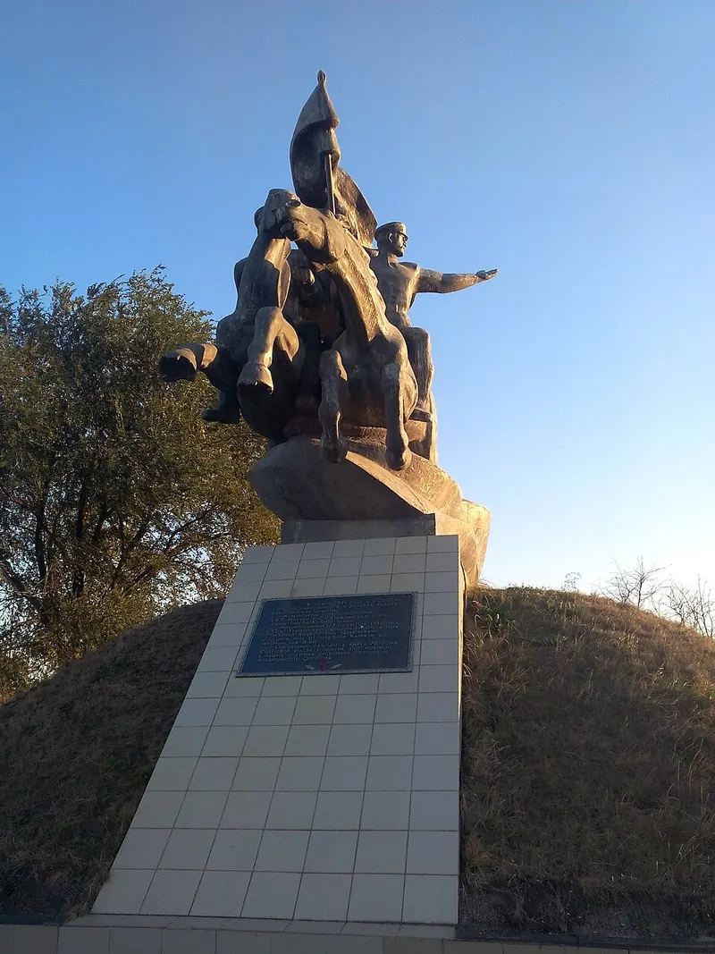 Памятник в честь воинов 116-й Донской казачьей кавалерийской дивизии