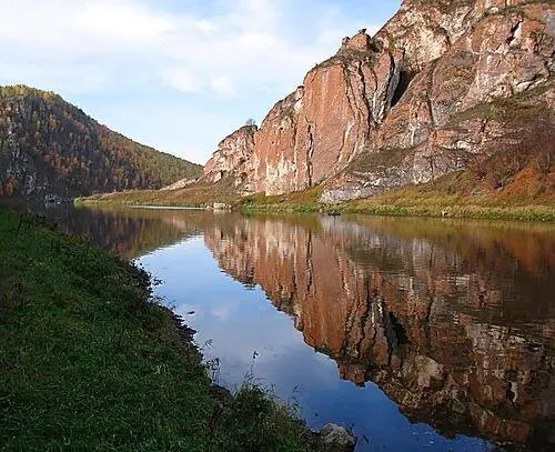 Каменные ворота (арка)