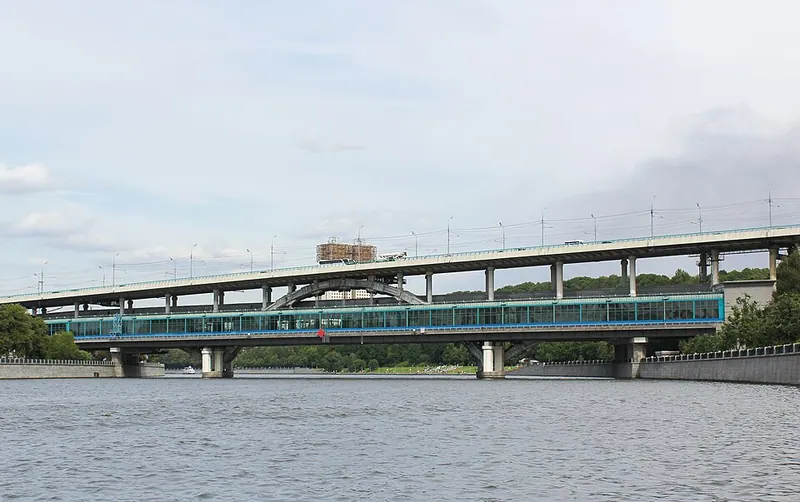 Лужнецкий метромост