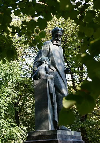 Памятники Нилу Филатову — фото 3