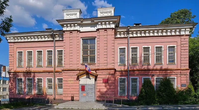 Общественное здание по улице Кирова, 2