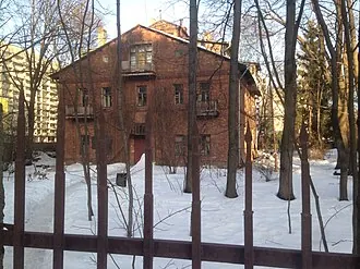 Красный дом в Новогирееве