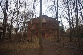 Красный дом в Новогирееве — фото 2