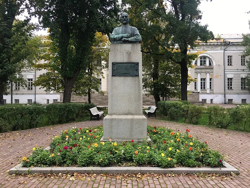 Памятник Сергею Спасокукоцкому
