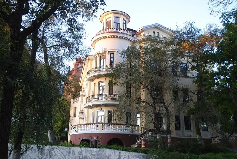 Приморский краевой художественный колледж