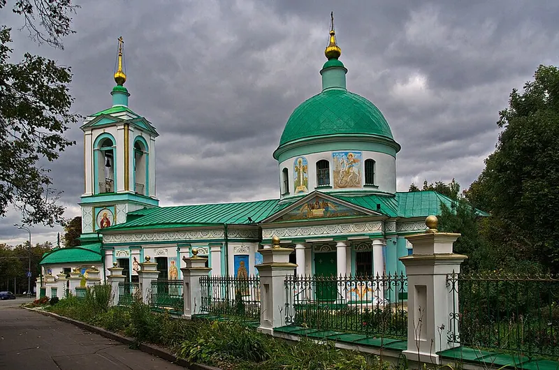 Храм Живоначальной Троицы на Воробьёвых горах