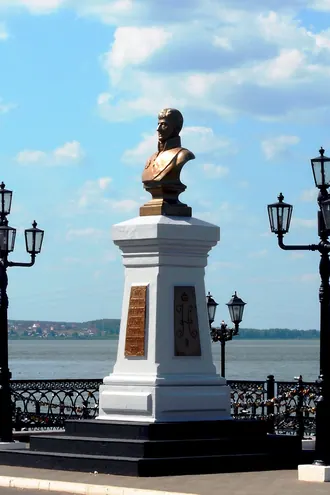 Бюст А. Ф. Дерябина