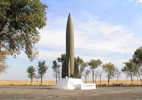 Памятник первому пуску Р-1