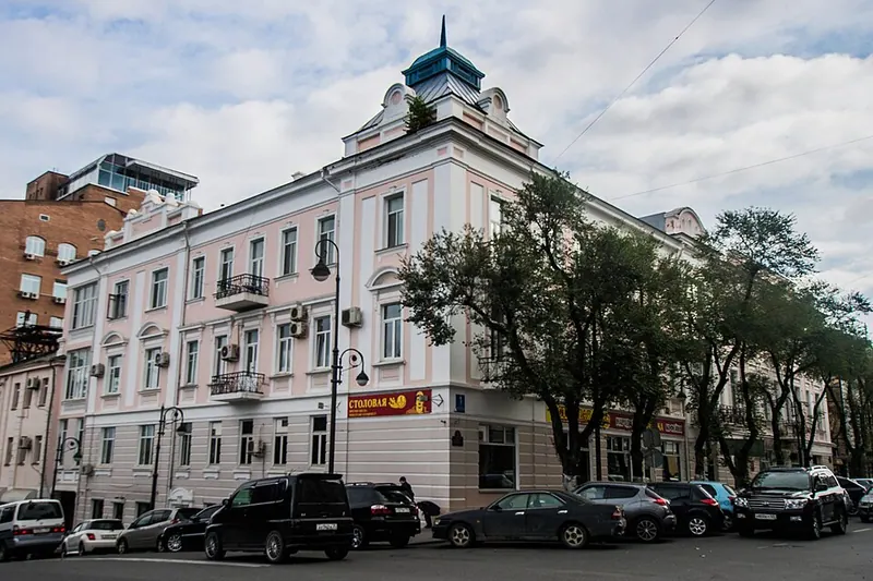 Тихий океан (гостиница и театр)